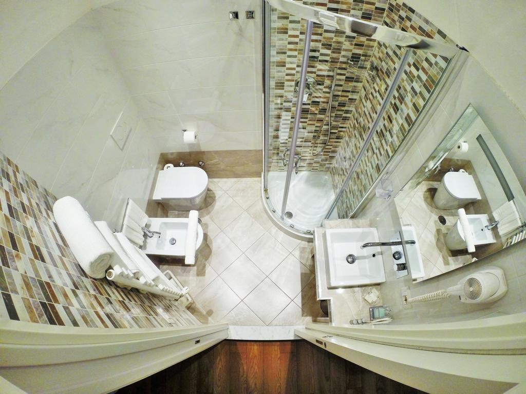 ローマ トレ R コロッセオ Bed & Breakfast エクステリア 写真