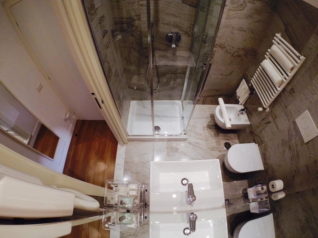 ローマ トレ R コロッセオ Bed & Breakfast 部屋 写真