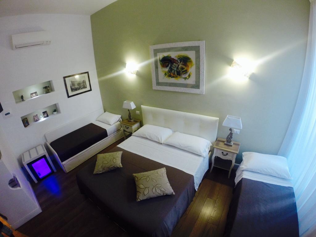 ローマ トレ R コロッセオ Bed & Breakfast 部屋 写真
